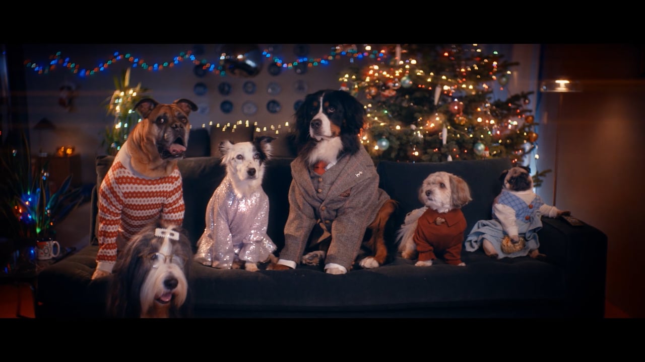 Still from Síminn · Doggy Christmas